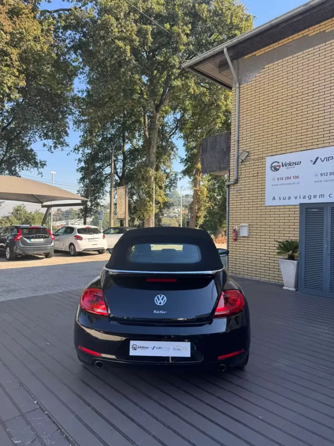 Volkswagen New Beetle Cabriolet 2014 - 27500 EUR, 99600 km - 99600km - foto 4 de 11