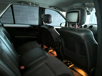 Mercedes-Benz ML 320 2006 - 13950 EUR, 273000 km - AUTO.MOTO.pt - 273000km - foto 26 de 39