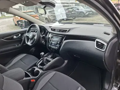 Nissan Qashqai 2018 - 15500 EUR, 57950 km - AUTO.MOTO.pt - 57950km - foto 23 de 25