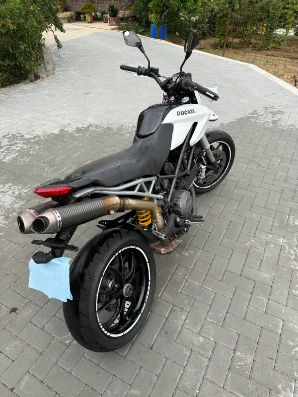 Ducati Hypermotard 796 2012 - 5600 EUR, 20148 km - AUTO.MOTO.pt - 20148km - foto 7 de 9