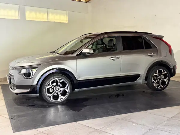 Kia Niro 2024 - 29500 EUR, 27615 km - AUTO.MOTO.pt - 27615km - foto 5 de 26