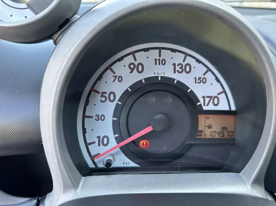 Peugeot 107 2007 - 5500 EUR, 104000 km - AUTO.MOTO.pt - 104000km - foto 29 de 45