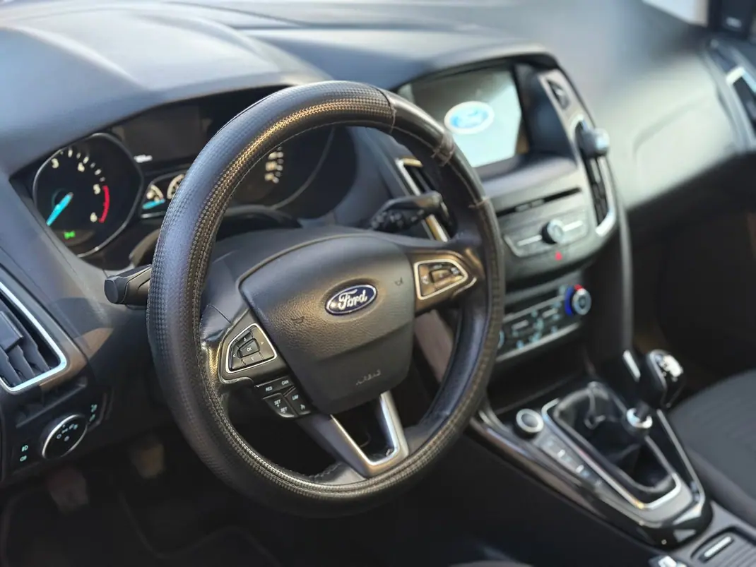 Ford Focus SW 2018 - 11901 EUR, 159999 km - AUTO.MOTO.pt - 159999km - foto 5 de 8