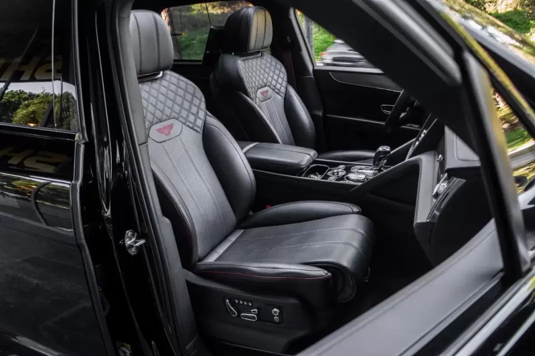 Bentley Bentayga 2022 - 210000 EUR, 70942 km - AUTO.MOTO.pt - 70942km - foto 34 de 57