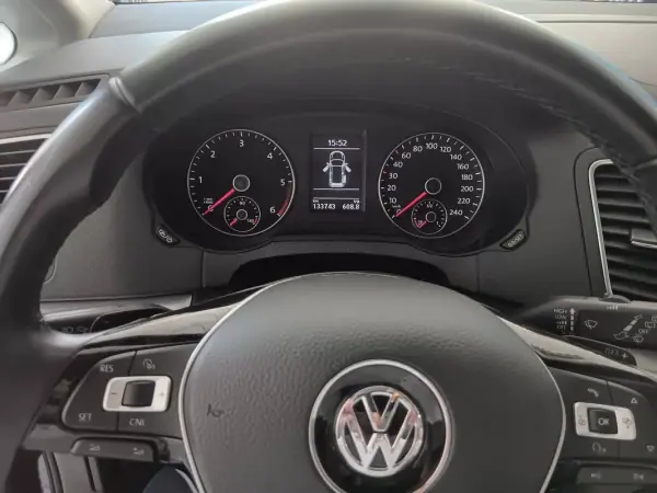 Volkswagen Sharan 2018 - 23750 EUR, 134000 km - AUTO.MOTO.pt - 134000km - foto 12 de 18