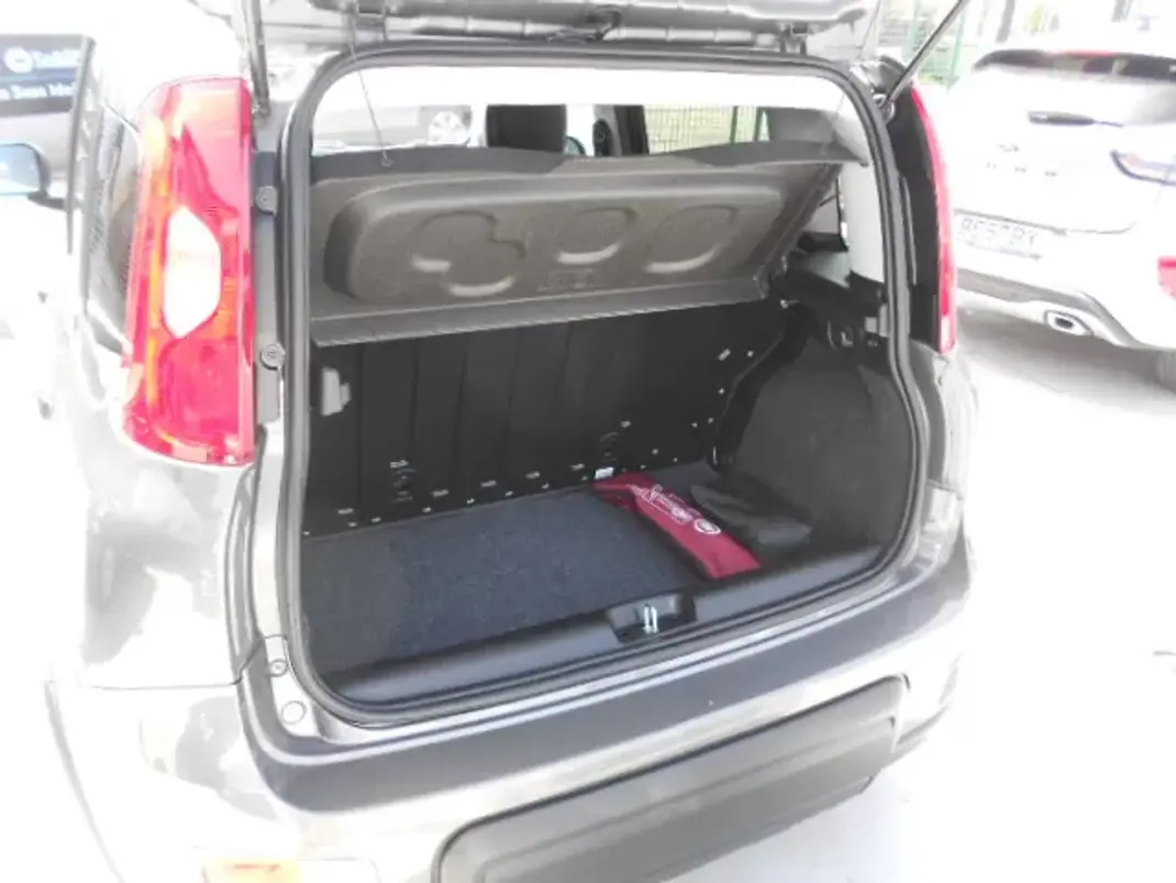 Fiat Panda 2024 - 12900 EUR, 19045 km - AUTO.MOTO.pt - 19045km - foto 10 de 13