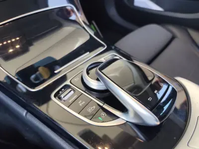 Mercedes-Benz C 180 2018 - 20990 EUR, 221000 km - AUTO.MOTO.pt - 221000km - foto 12 de 18