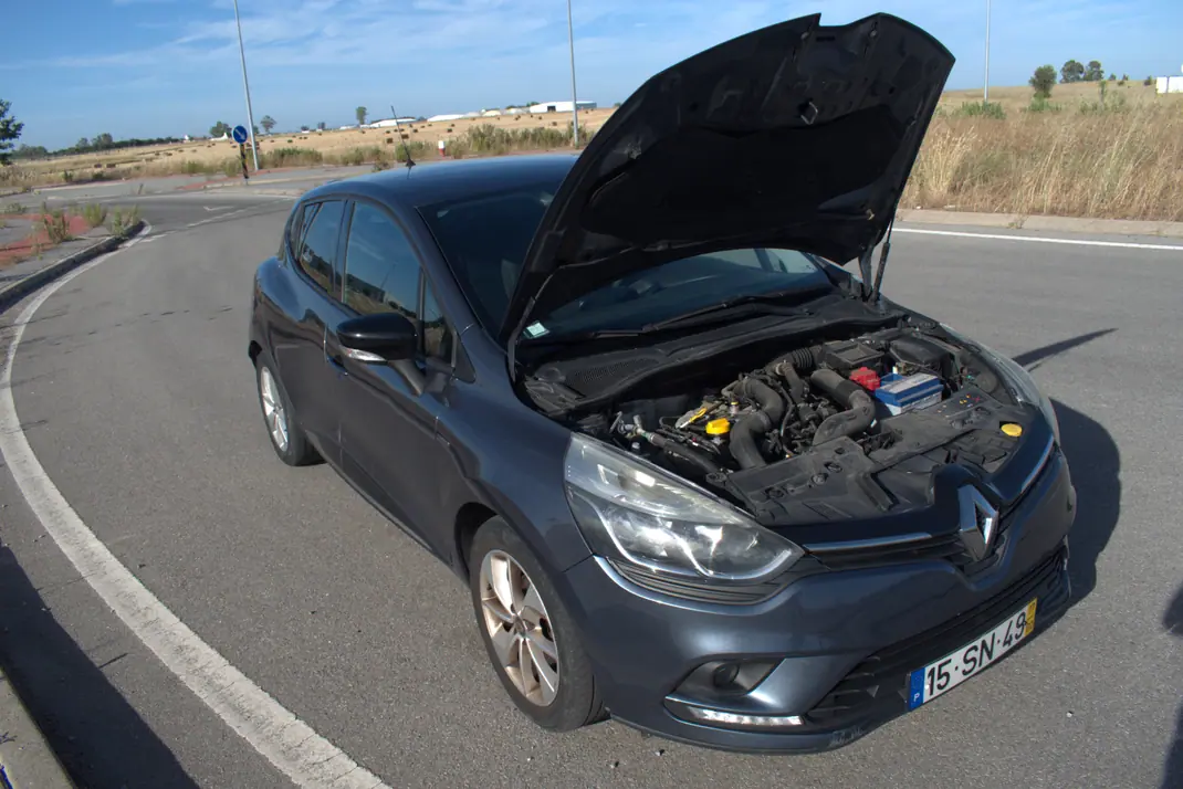 Renault Clio 2017 - 10490 EUR, 90000 km - AUTO.MOTO.pt - 90000km - foto 8 de 15