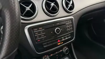 Mercedes-Benz CLA 200 2015 - 19490 EUR, 142879 km - AUTO.MOTO.pt - 142879km - foto 17 de 32