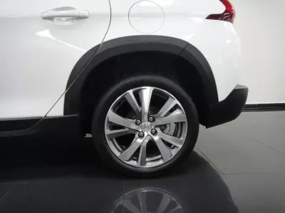 Peugeot 2008 2019 - 11250 EUR, 90000 km - AUTO.MOTO.pt - 90000km - foto 10 de 32