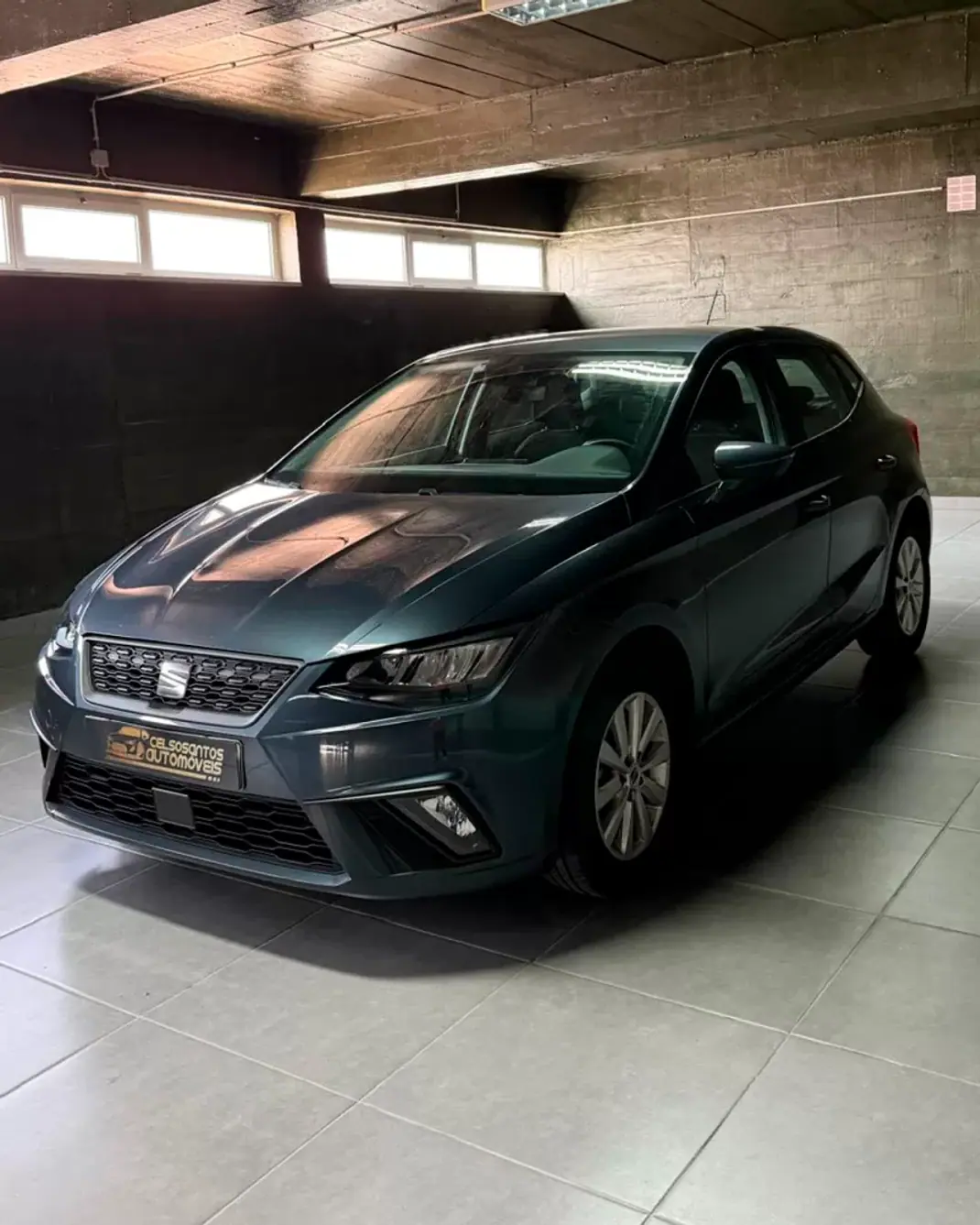 SEAT Ibiza 2024 - 15400 EUR, 31300 km - AUTO.MOTO.pt - 31300km - foto 3 de 12