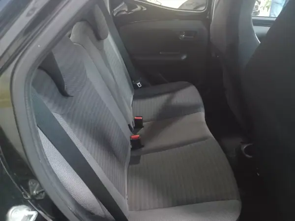 Toyota Aygo 2019 - 10890 EUR, 84853 km - AUTO.MOTO.pt - 84853km - foto 18 de 27