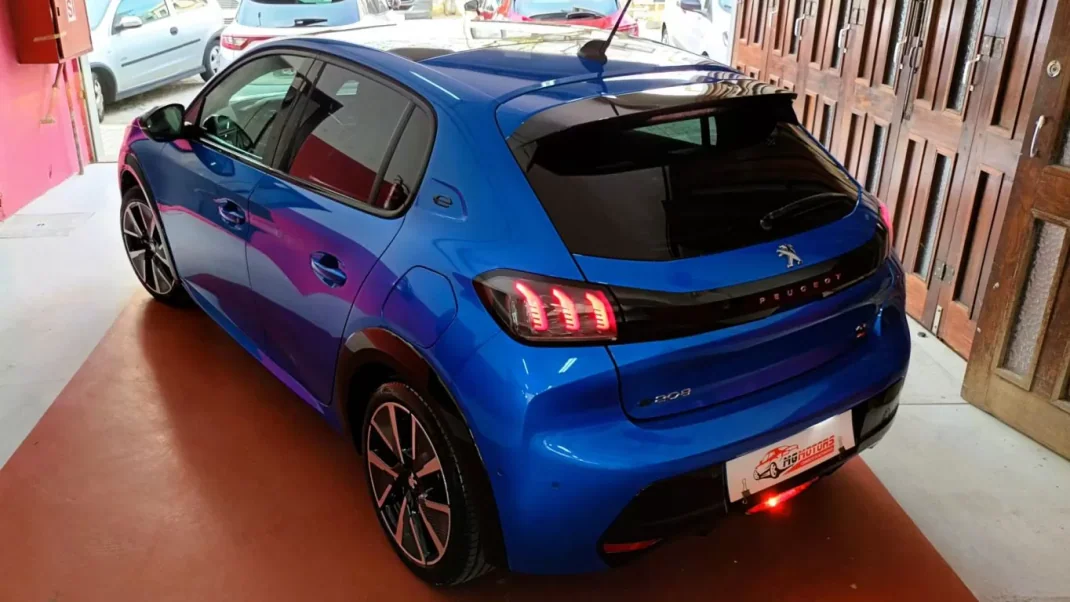 Peugeot e-208 2020 - 22890 EUR, 12197 km - AUTO.MOTO.pt - 12197km - foto 14 de 77