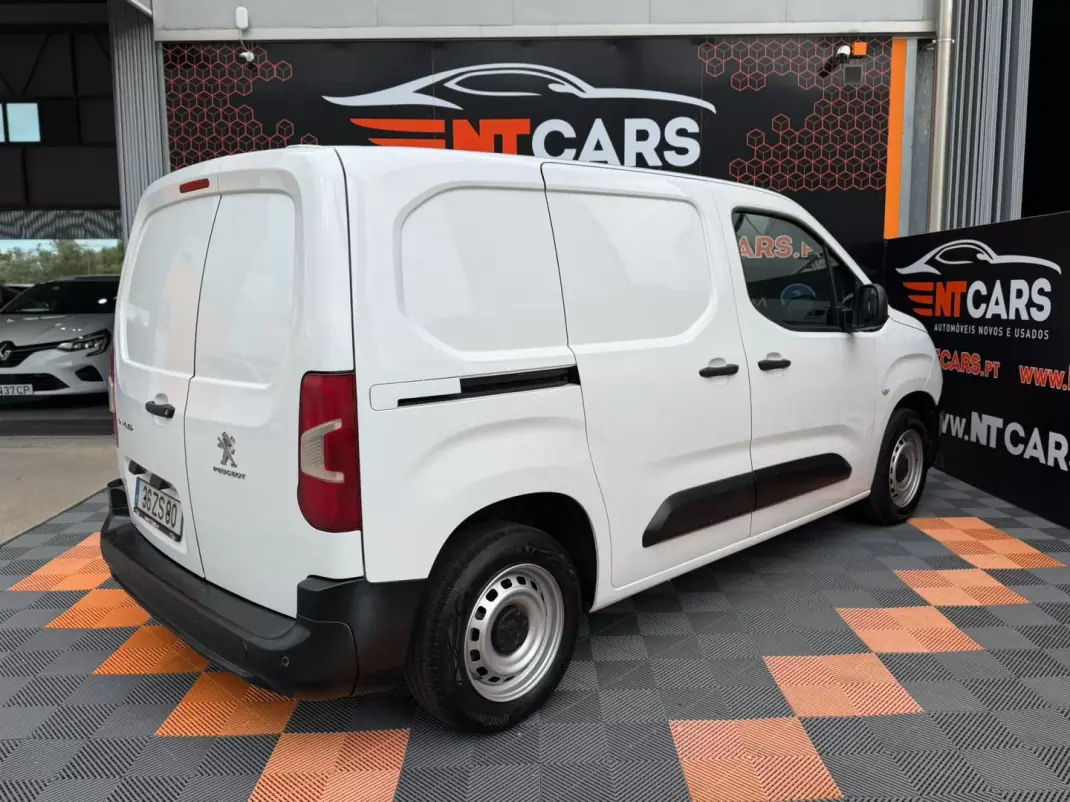 Peugeot PARTNER 1.6 BLUEHDI 100 CVM5 STANDARD ASPHALT 3 LUGARES 2020 - 12900 EUR, 151831 km - AUTO.MOTO.pt - 151831km - foto 2 de 15