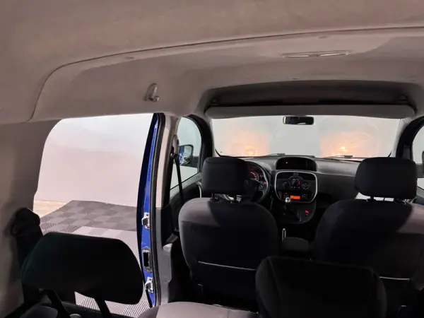 Renault Kangoo 2019 - 15900 EUR, 177924 km - AUTO.MOTO.pt - 177924km - foto 27 de 35