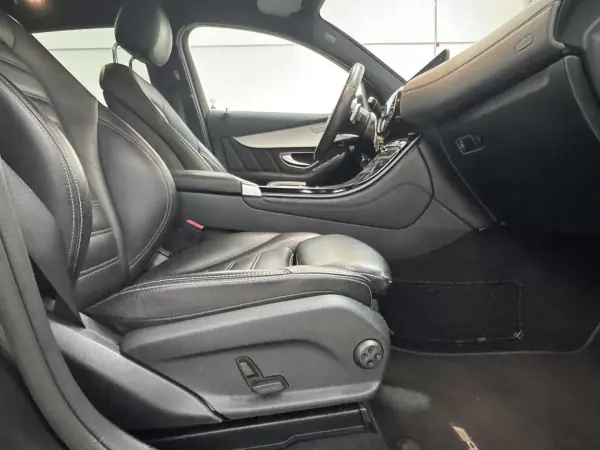 Mercedes-Benz EQC 400 2020 - 33990 EUR, 130000 km - AUTO.MOTO.pt - 130000km - foto 36 de 39