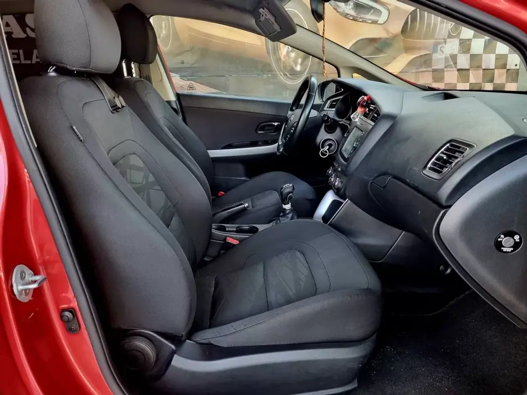 Kia Ceed 2017 - 10500 EUR, 106000 km - AUTO.MOTO.pt - 106000km - foto 21 de 26