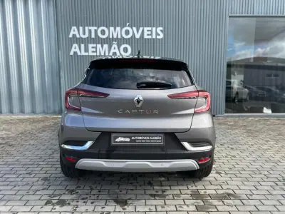Renault Captur 2023 - 18250 EUR, 72446 km - AUTO.MOTO.pt - 72446km - foto 5 de 20