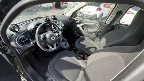 Smart ForFour 2017 - 11490 EUR, 22359 km - AUTO.MOTO.pt - 22359km - foto 45 de 48