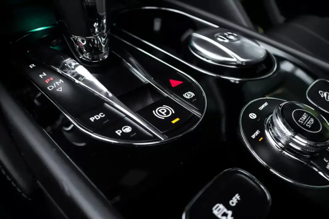 Bentley Bentayga 2022 - 210000 EUR, 70942 km - AUTO.MOTO.pt - 70942km - foto 25 de 57