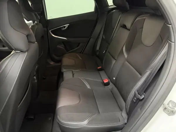 Volvo V40 2014 - 10990 EUR, 187000 km - AUTO.MOTO.pt - 187000km - foto 21 de 21