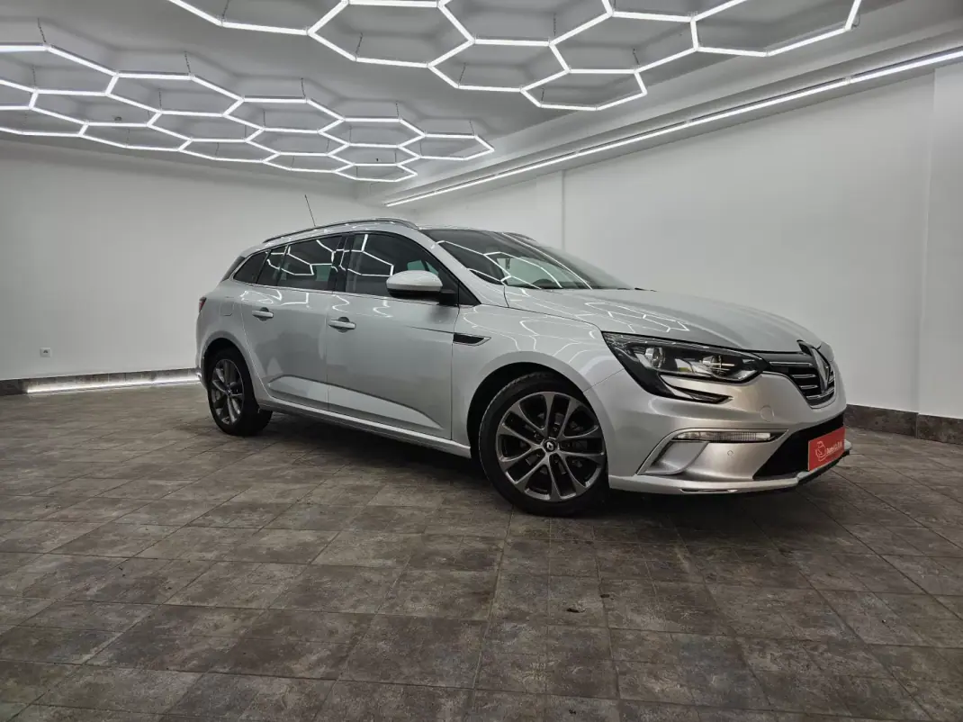 Renault Mégane Sport Tourer 2019 - 11950 EUR, 286730 km - 286730km - foto 4 de 52