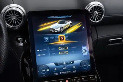 Mercedes-Benz SL 43 AMG 2022 - 109950 EUR, 30000 km - AUTO.MOTO.pt - 30000km - foto 46 de 51