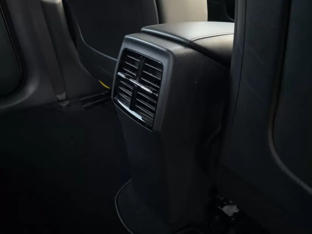 Kia Niro EV 2022 - 23990 EUR, 89000 km - AUTO.MOTO.pt - 89000km - foto 19 de 46