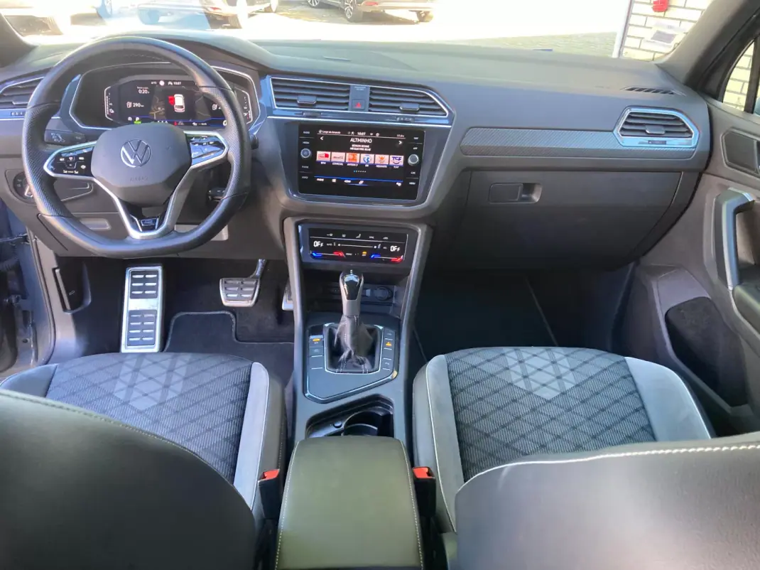 Volkswagen Tiguan 2022 - 32900 EUR, 65994 km - AUTO.MOTO.pt - 65994km - foto 20 de 24