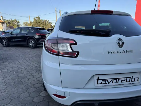 Renault Mégane Sport Tourer 2011 - 8900 EUR, 214000 km - AUTO.MOTO.pt - 214000km - foto 29 de 40