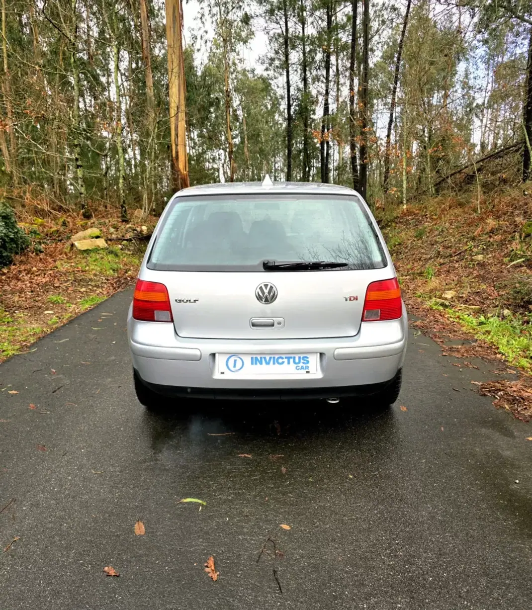 Volkswagen Golf 2001 - 4990 EUR, 358400 km - AUTO.MOTO.pt - 358400km - foto 10 de 23