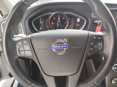 Volvo V40 Cross Country 2014 - 13950 EUR, 143620 km - AUTO.MOTO.pt - 143620km - foto 5 de 19