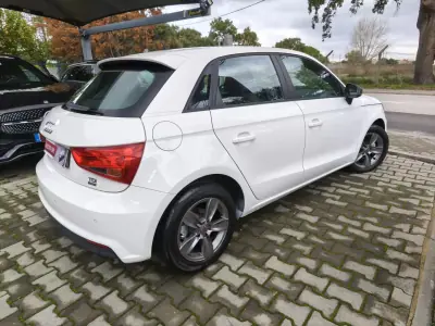 Audi A1 Sportback 2015 - 10900 EUR, 221000 km - AUTO.MOTO.pt - 221000km - foto 6 de 10