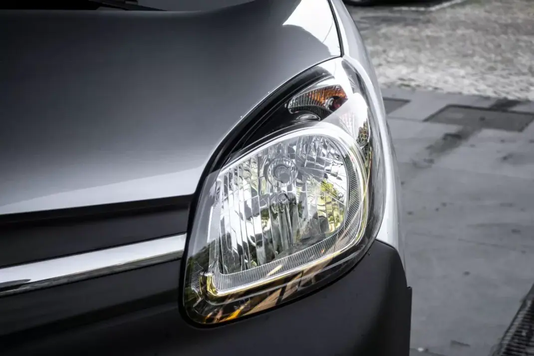 Renault Kangoo E-Tech Confort 2021 - 10900 EUR, 34967 km - AUTO.MOTO.pt - 34967km - foto 8 de 28