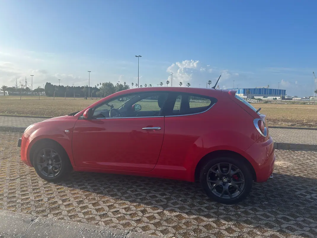 Alfa Romeo MiTo 2010 - 6950 EUR, 170000 km - AUTO.MOTO.pt - 170000km - foto 10 de 10