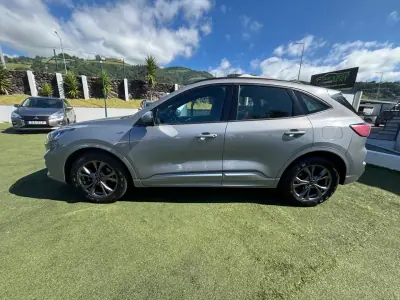 Ford Kuga 2022 - 24990 EUR, 69179 km - AUTO.MOTO.pt - 69179km - foto 5 de 14