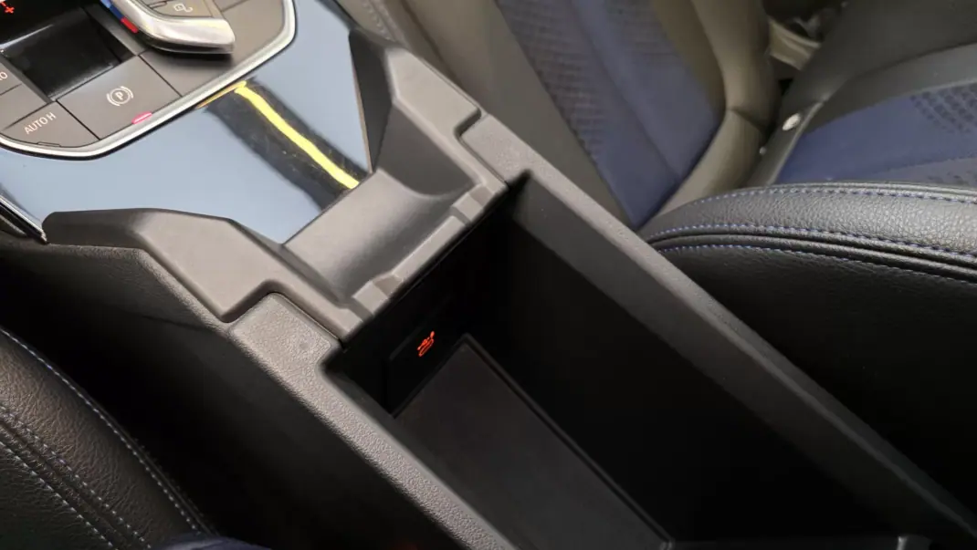 BMW 216 Gran Coupé 2020 - 24900 EUR, 75221 km - AUTO.MOTO.pt - 75221km - foto 48 de 61