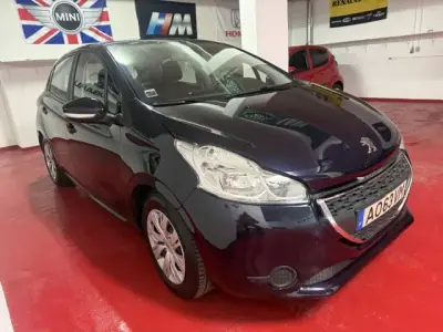 Peugeot 208 2015 - 6900 EUR, 121164 km - foto 1 de 42