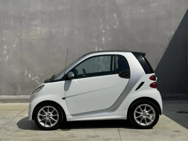 Smart Fortwo Cabrio 2013 - 8550 EUR, 173500 km - AUTO.MOTO.pt - 173500km - foto 6 de 27