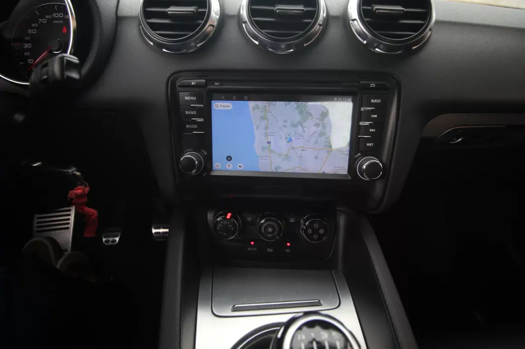 Audi TT Coupé 2009 - 14990 EUR, 207000 km - 207000km - foto 11 de 24
