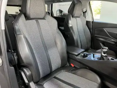 Peugeot 5008 2017 - 22500 EUR, 161123 km - AUTO.MOTO.pt - 161123km - foto 9 de 47