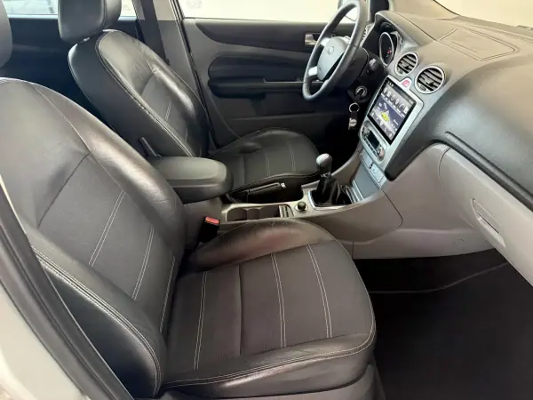 Ford Focus 2008 - 6250 EUR, 241000 km - AUTO.MOTO.pt - 241000km - foto 26 de 60