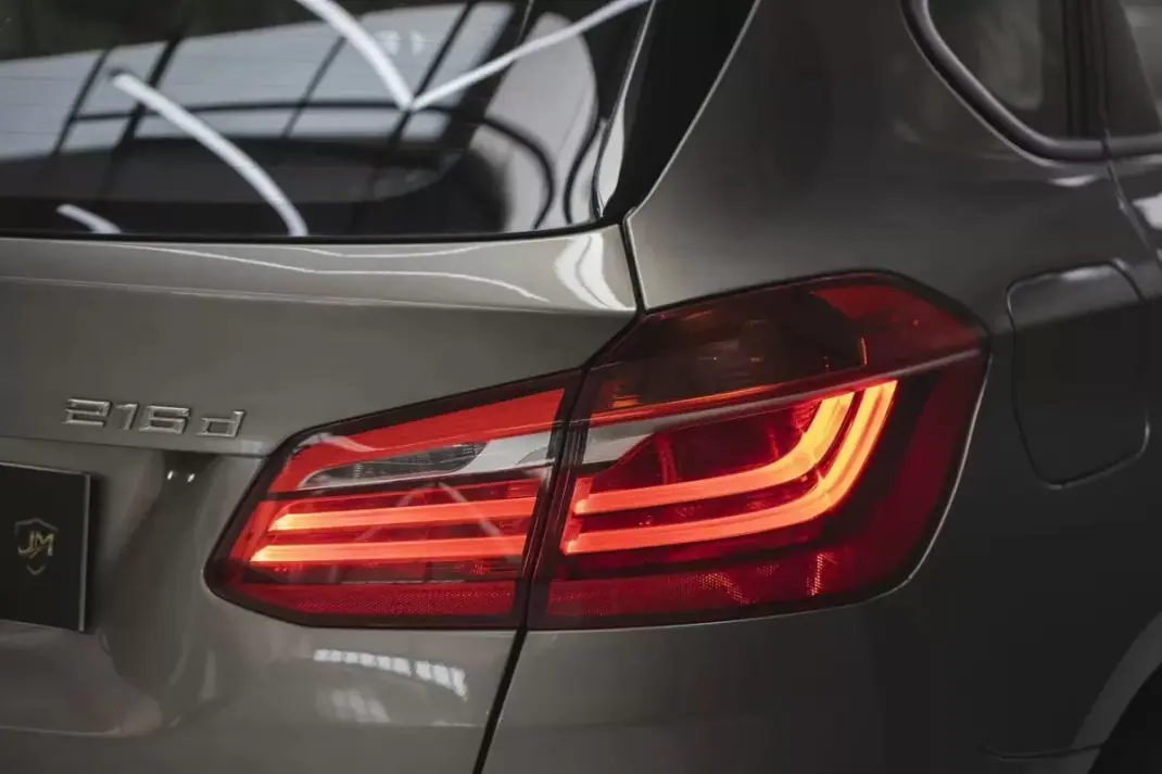 BMW 216 Active Tourer 2015 - 12750 EUR, 196513 km - AUTO.MOTO.pt - 196513km - foto 39 de 43