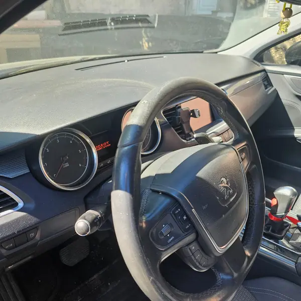 Peugeot 508 SW 2012 - 6800 EUR, 158400 km - AUTO.MOTO.pt - 158400km - foto 9 de 12