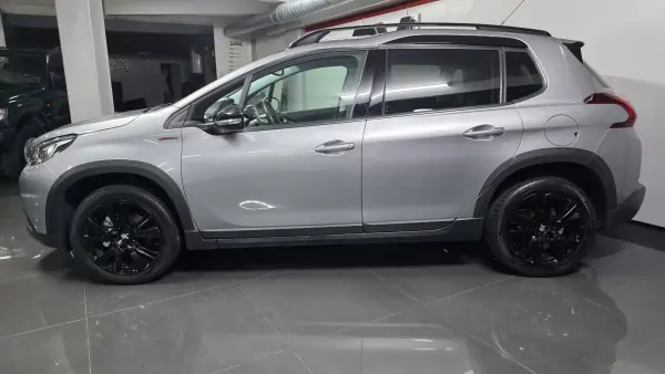 Peugeot 2008 2018 - 12990 EUR, 144000 km - AUTO.MOTO.pt - 144000km - foto 2 de 35