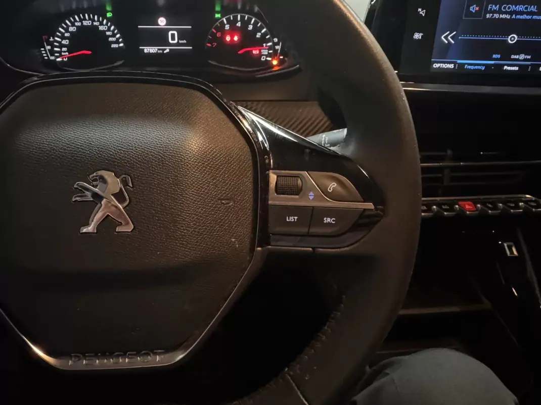 Peugeot 208 2023 - 14990 EUR, 87800 km - AUTO.MOTO.pt - 87800km - foto 22 de 30