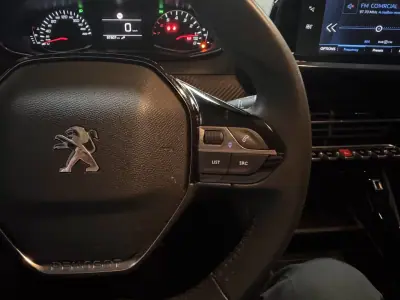 Peugeot 208 2023 - 14990 EUR, 87800 km - AUTO.MOTO.pt - 87800km - foto 22 de 30