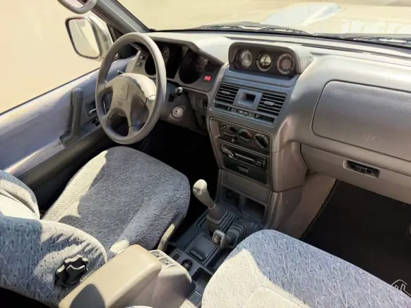 Mitsubishi Pajero 1998 - 14950 EUR, 185823 km - 185823km - foto 8 de 22