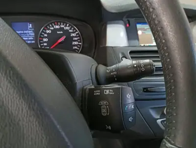 Renault Laguna Break 2011 - 8400 EUR, 224000 km - AUTO.MOTO.pt - 224000km - foto 10 de 15
