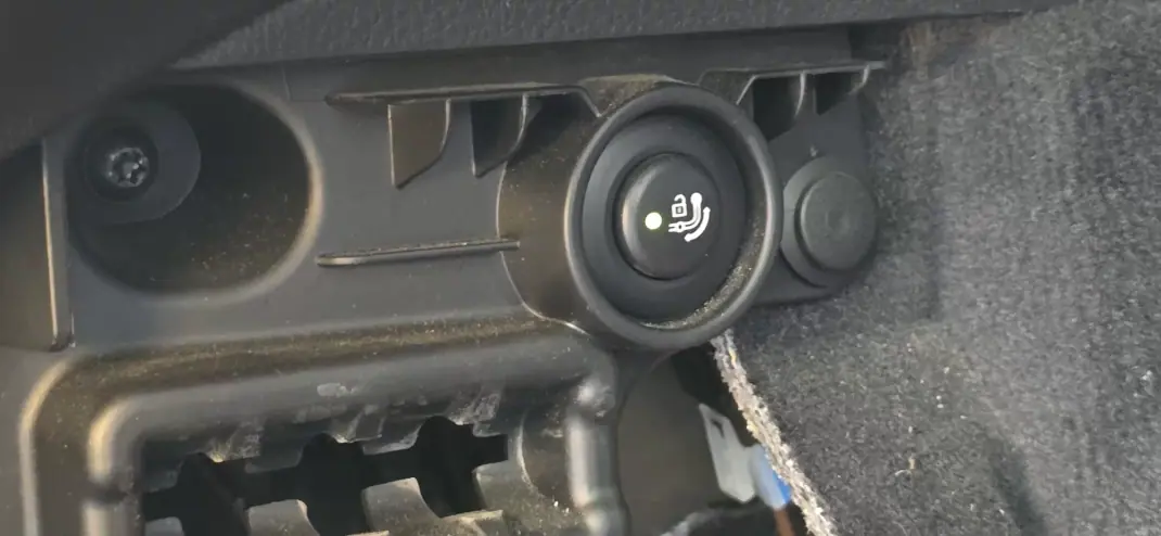 BMW 320 2013 - 21750 EUR, 170000 km - AUTO.MOTO.pt - 170000km - foto 32 de 51